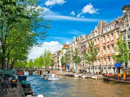 Amsterdam se clasifica como la primera entre las mejores ciudades parauna vida sana y feliz.