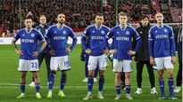 Campeón siete veces de la Bundesliga, Schalke 04 actualmente pelea los últimos puestos en segunda división del fútbol alemán y la crisis económica, que sufre por deudas, podría obligarlo a la extinción.