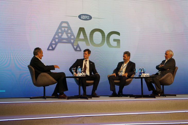 Carlos Mundín, de BTU, Daniel Flaks, de SACDE, y Gustavo Gallino, de Techint