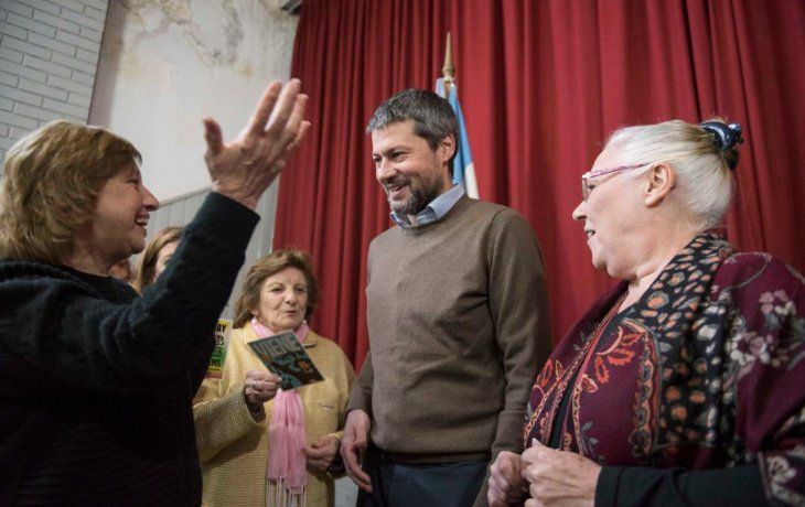 Lammens conversó con jubilados en Parque Chas.&nbsp;