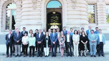 COMPROMISO. Con Trotta a la cabeza, los ministros se comprometieron a garantizar los 180 d&iacute;as de clase en 2020. Tambi&eacute;n aprobaron el calendario escolar: la mayor&iacute;a -20 distritos- comenzar&aacute; las clases el 2 de marzo.