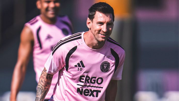 Lionel Messi se volvió a entrenar con Inter Miami a tan solo diez días de la final del mundo contra España. Lionel Messi se volvió a entrenar con Inter Miami a tan solo diez días de la final del mundo contra España.