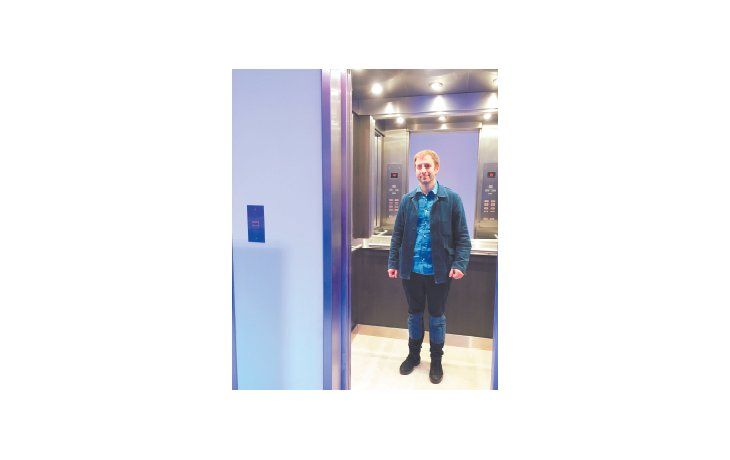ámbito.com | Leandro Erlich, que había “circuncidado” al Obelico el año pasado, ahora hace ilusionismo con un ascensor en la nueva arteBA.