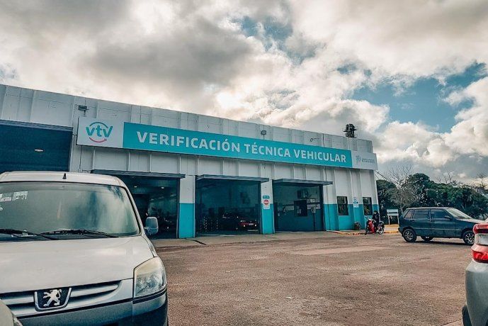 En la provincia de Buenos Aires, en cambio, continuará el sistema actual: la VTV seguirá siendo obligatoria para los vehículos con más de dos años de antigüedad, manteniendo la frecuencia anual de inspección.