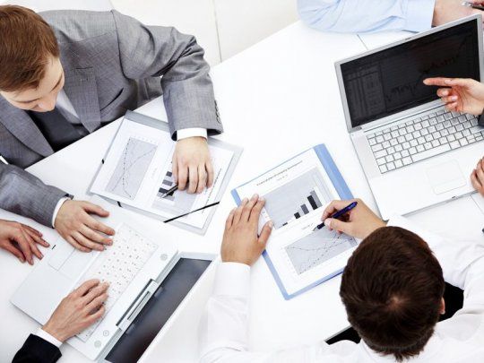 trabajadores oficina.jpg