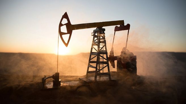 Por el estrecho de Ormuz suelen pasar 20 millones de barriles de crudo por día.