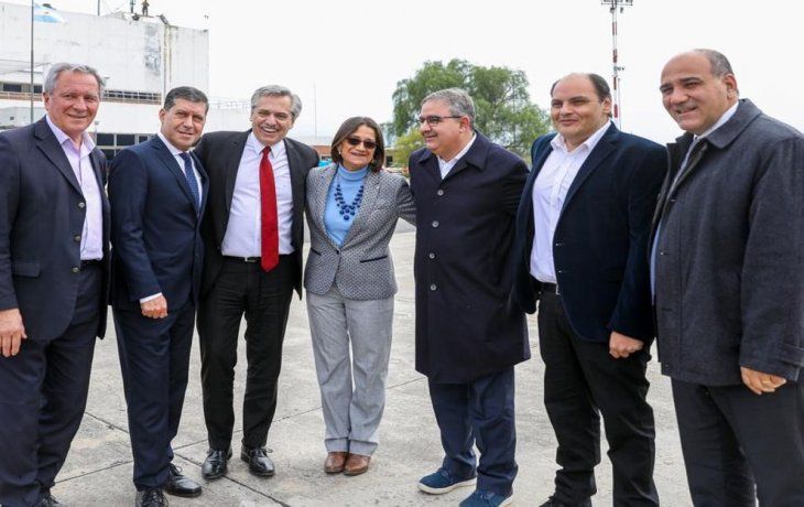 Alberto Fernández se mostró junto a la gobernadora de Catamarca Lucía Corpacci y los mandatarios Sergio Casas (La Rioja) y Juan Manzur (Tucumán).