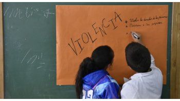 Educación sexual: las chicas son más partidarias que los varones a la enseñanza en las escuelas