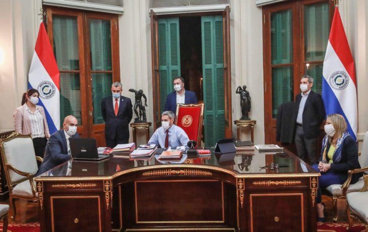 El presidente de Paraguay, Mario Abdo, anunci&oacute; que las clases presenciales no se reanudar&aacute;n hasta diciembre.