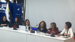 ámbito.com | Reunión mujeres Frente Amplio