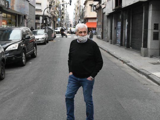 El secretario general de la UOM, Antonio Caló, se retira de la sede de UPCN donde se realizo una reunion de la CGT