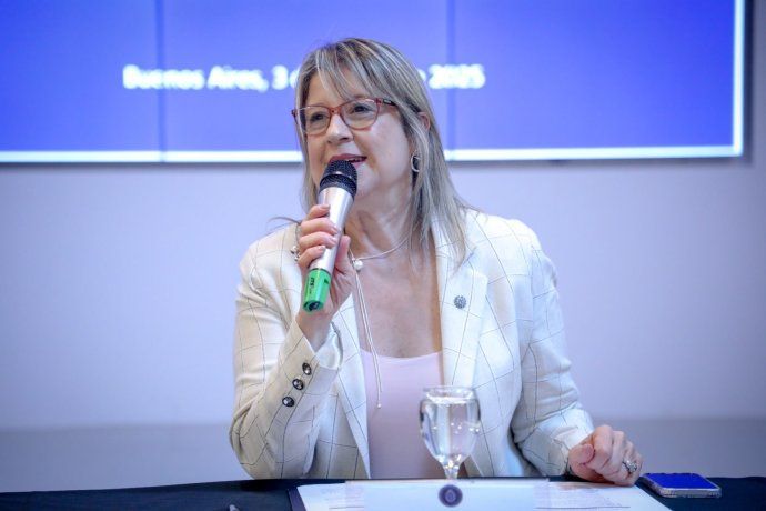 Alejandra Monteoliva: Alejandra Monteoliva: