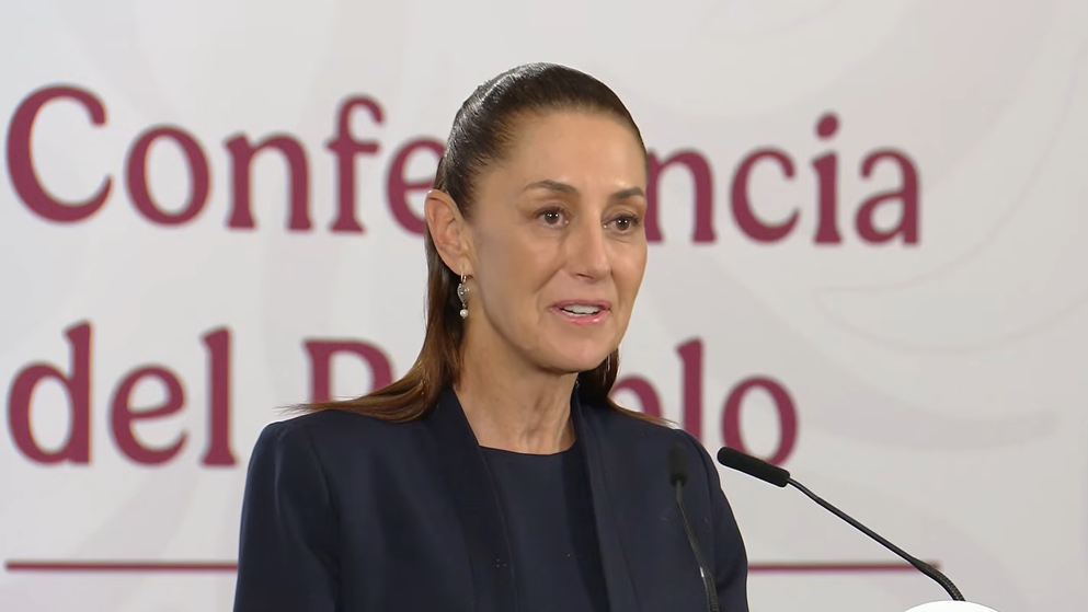 Claudia Sheinbaum en la Mañanera del Pueblo desde el Palacio Nacional.