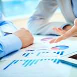 Los empresarios reclaman mejoras para impulsar la competitividad ante la baja del dólar. Los empresarios reclaman mejoras para impulsar la competitividad ante la baja del dólar.