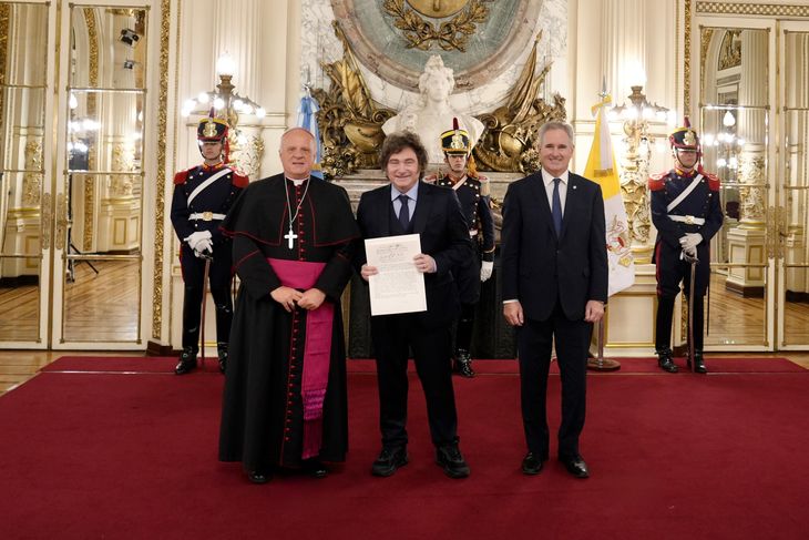 Milei recibi&oacute; las cartas credenciales de Michael Wallace Banach, nuevo representante de la Santa Sede en la Argentina.