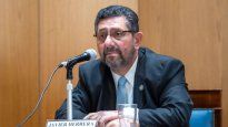 El secretario de Legal y Técnica presentó su dimisión por motivos personales.