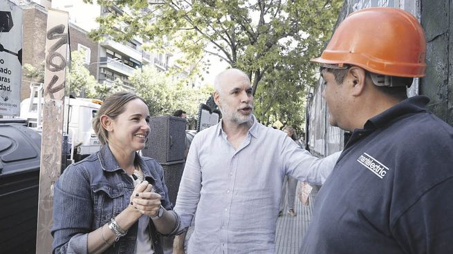 obras. Horacio R. Larreta, ayer en una recorrida por obras de recuperación del Casco Histórico porteño.