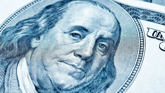 El dólar blue volvió a caer: acumuló un retroceso de $150 en los últimos ocho días