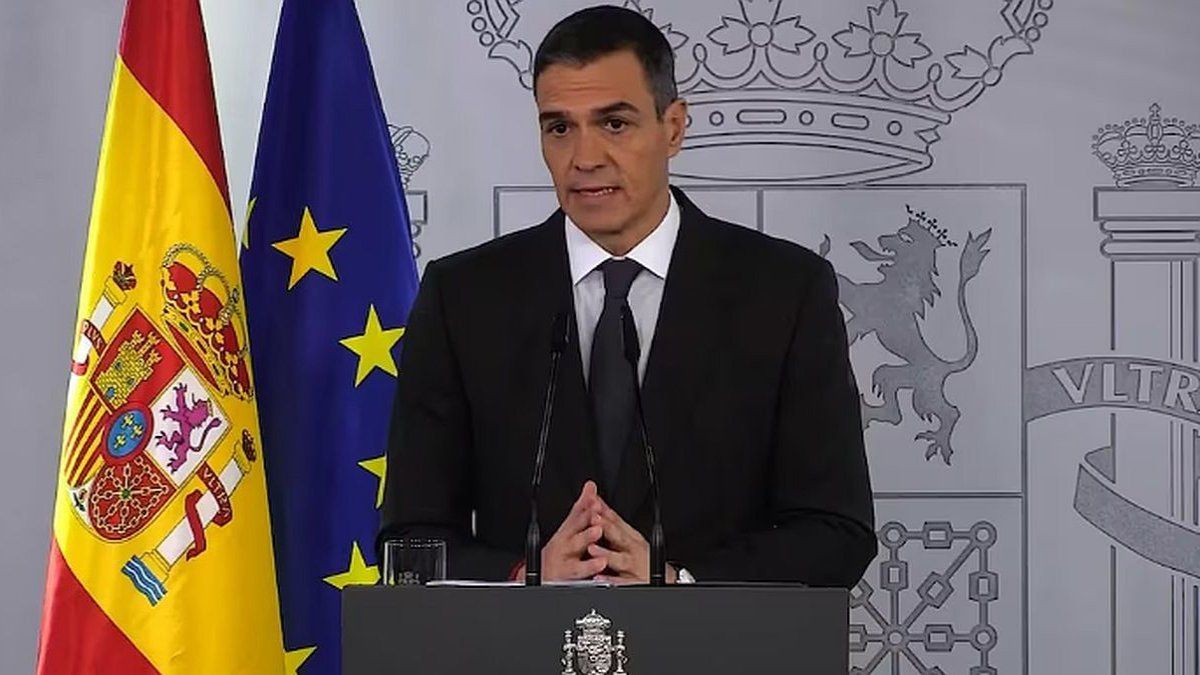 Pedro Sánchez announced the sending of 10,000 troops to continue with the rescue tasks