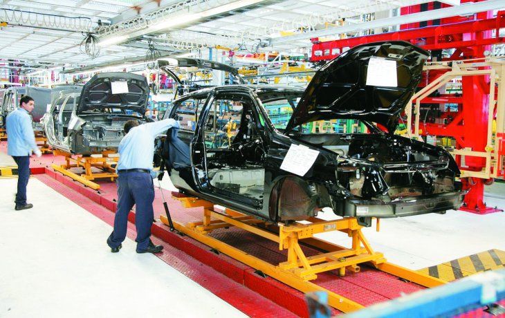 Renault analiza reestructuración