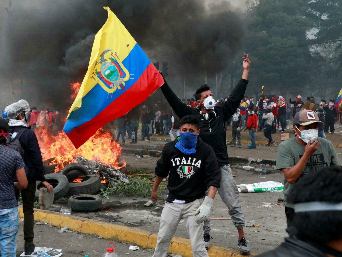 Movimientos sociales reeditan en Ecuador las protestas contra el alza del  combustible