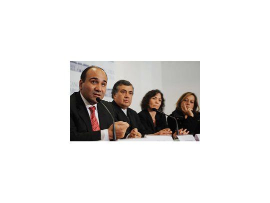 El ministro Manzur analizará la gripe A con sus pares latinoamericanos