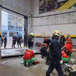 Un hombre murió tras ser aplastado por un portón. Un hombre murió tras ser aplastado por un portón.