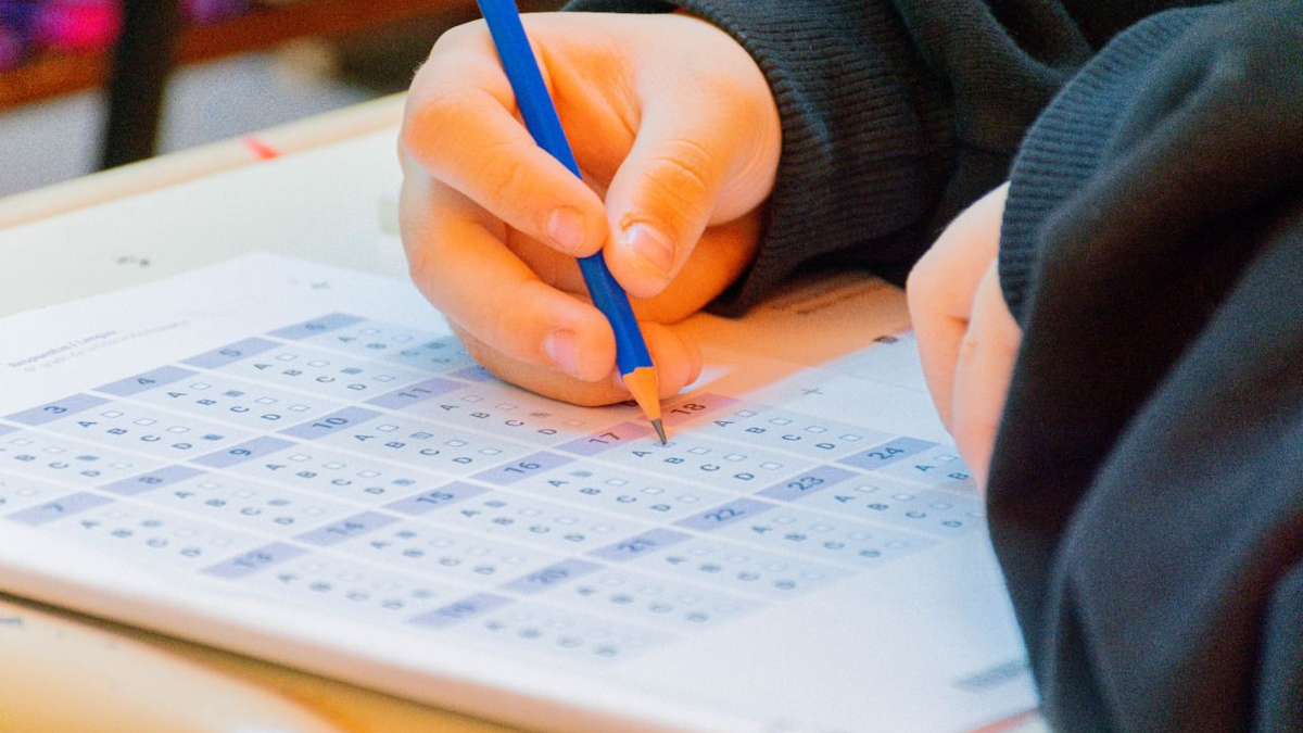 Tras retroceso 2021, toman este miércoles pruebas Aprender en secundarias de todo el país