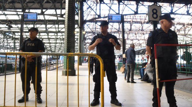 Por las amenazas fueron detenidos tres jóvenes. 