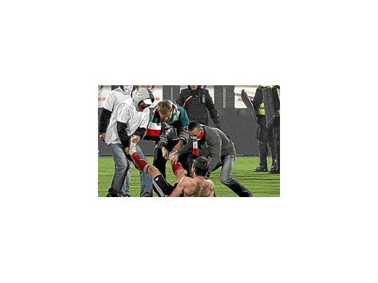 Los incidentes en la final de la Copa Polonia desencadenó que no permitan más ir a los visitantes,