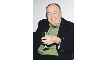 Tras nueve años de parálisis creativa por problemas de salud, el director de «Último tango en París» celebró ayer sus 70 años con un proyecto entre manos: la adaptación de una novela que quiere filmar en 3D.