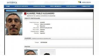 El barra de Independiente Bebote Álvarez está acusado de extorsionar y secuestrar al técnico del rojo, Ariel Holan.