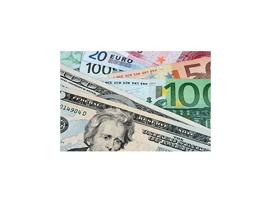 BCE siguió con la compra de deuda y arrastró al euro a su menor valor frente al dólar en 12 años