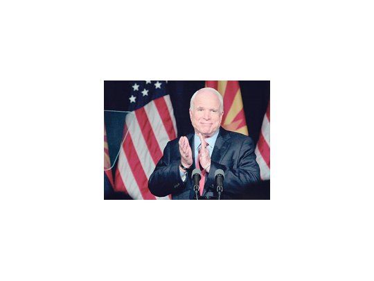 John McCain sacó 24 puntos de ventaja frente al populista de ultraderecha J.D. Hayworth. Será candidato republicano al Senado por Arizona y, con seguridad, volverá a obtener una banca.
