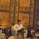 Julio Sanguinetti y Luis Lacalle Herrera advierten sobre la política instantánea y la fabricación de líderes. Julio Sanguinetti y Luis Lacalle Herrera advierten sobre la política instantánea y la fabricación de líderes.