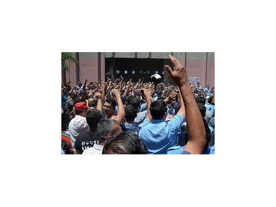 Cientos de policías acuartelados celebraron la firma del acuerdo con el gobierno de José Manuel De la Sota.