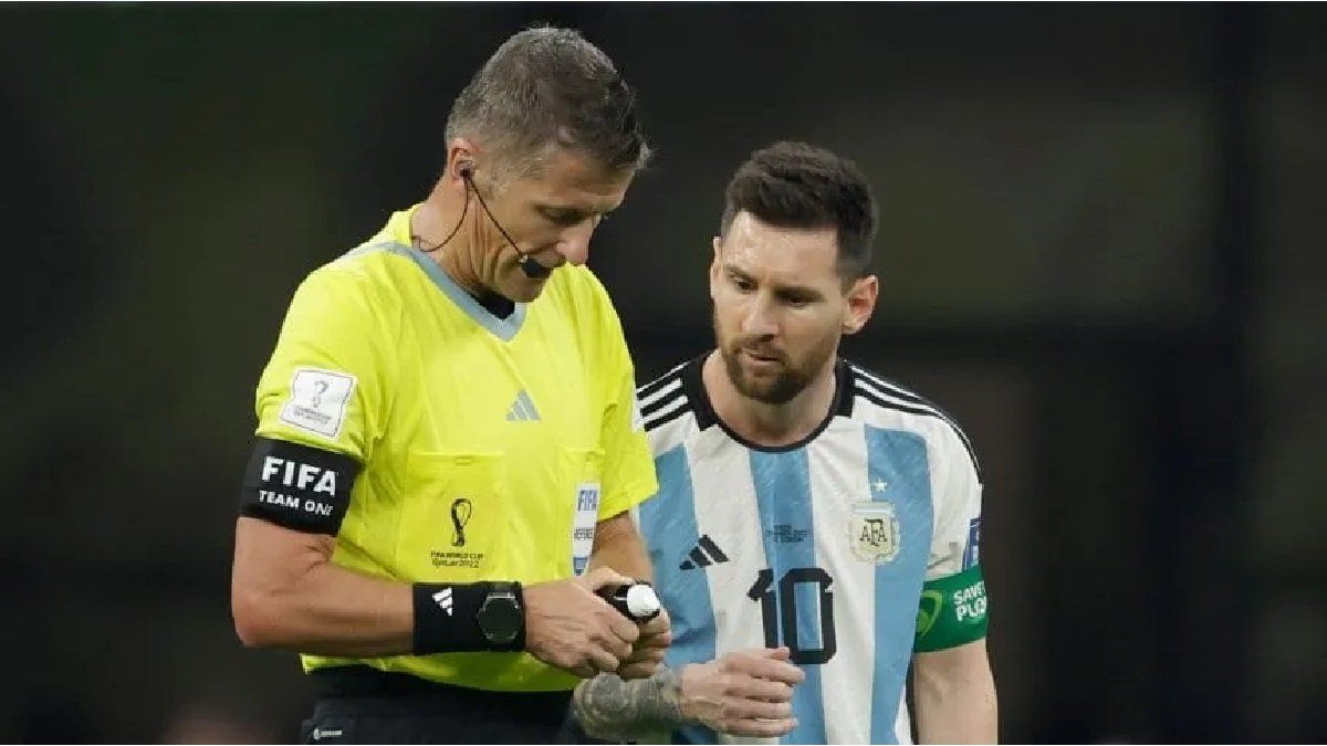 Messi will meet again with a World Cup referee in the Champions League