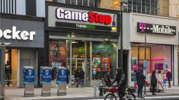 stocks comeback meme: gamestop up 35% on wall street