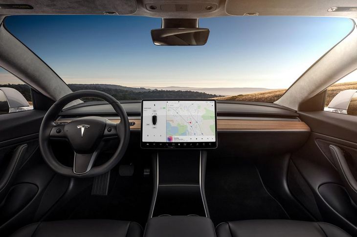 Beyond the challenges in the production of the model and, Tesla faces a complicated scenario due to the growing political polarization of its CEO, Elon Musk. Beyond the challenges in the production of the model and, Tesla faces a complicated scenario due to the growing political polarization of its CEO, Elon Musk.