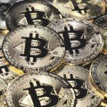 OneCoin operó como una fachada de innovación, pero detrás escondía una estafa que movió millones en criptomonedas y engañó a miles en todo el mundo. OneCoin operó como una fachada de innovación, pero detrás escondía una estafa que movió millones en criptomonedas y engañó a miles en todo el mundo.