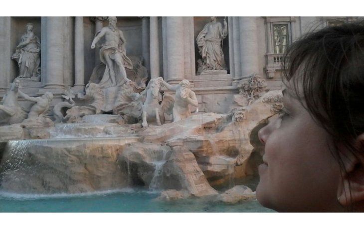 ámbito.com | Una de las postales del viaje de Marcela Arellano, antes del terremoto