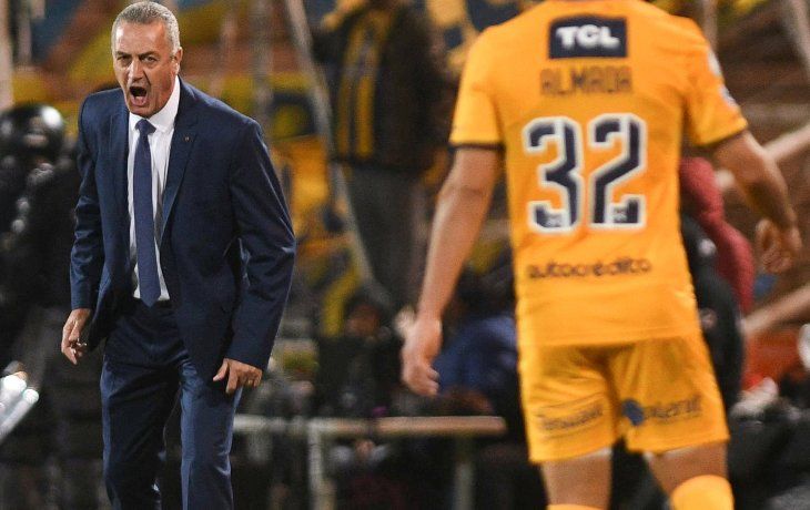 alfaro le dedico su primer titulo en boca a guillermo barros schelotto