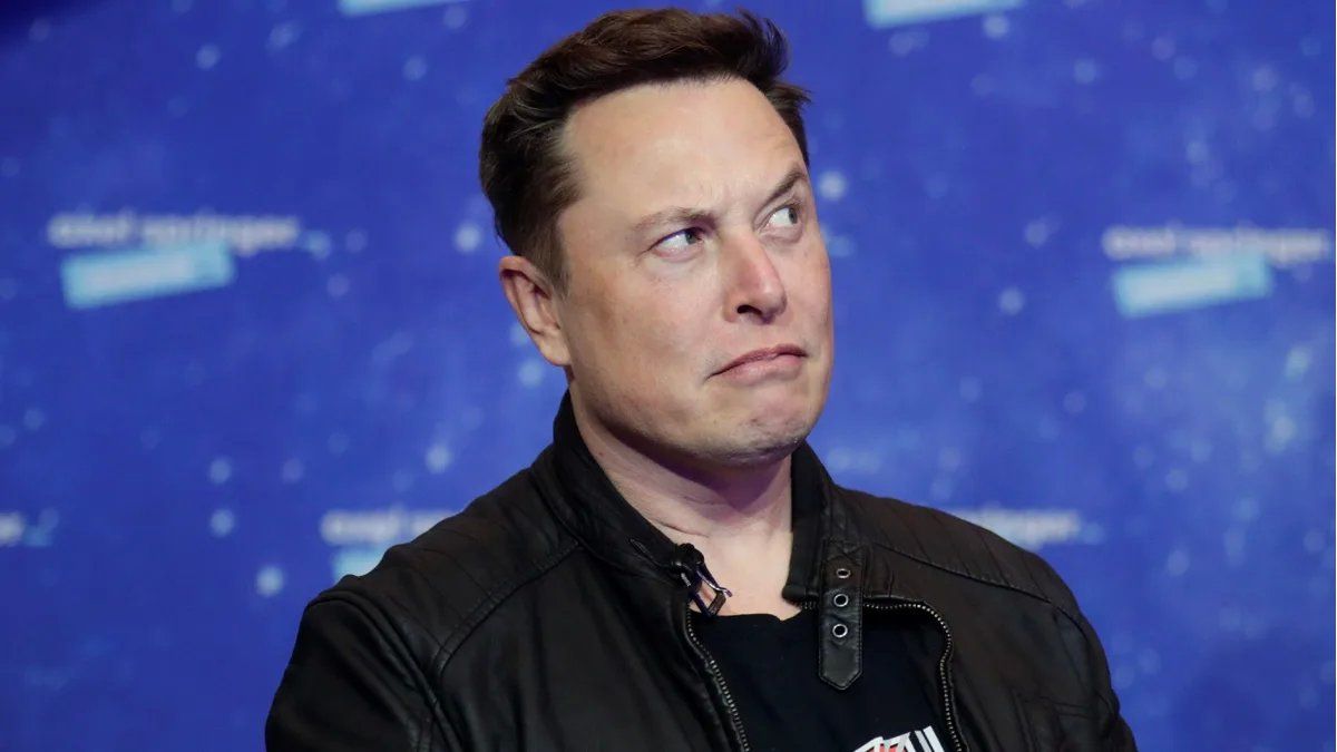 Twitter perdió ingresos y culpa a Elon Musk