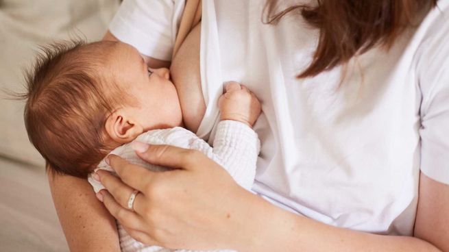 La lactancia humana exclusiva no depende solo del deseo de una madre. Depende de todo lo que la rodea.