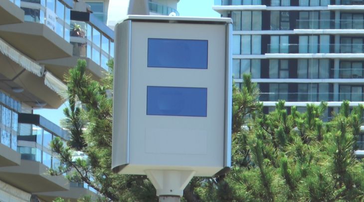 Los radares comenzarán a partir de hoy a multar por infracciones en Maldonado para reducir los excesos de velocidad en el departamento uruguayo. Los radares comenzarán a partir de hoy a multar por infracciones en Maldonado para reducir los excesos de velocidad en el departamento uruguayo.