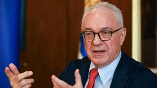 La oposición analiza convocar a Mario Lubetkin al Parlamento por el congelamiento de visas a Estados Unidos. La oposición analiza convocar a Mario Lubetkin al Parlamento por el congelamiento de visas a Estados Unidos.