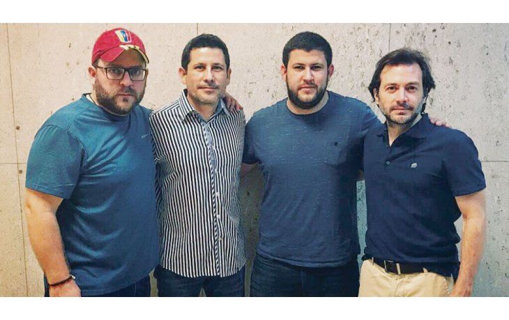 ámbito.com | REENCUENTRO. Los alcaldes de Lechería, Maturin, El Hatillo y Chacao, Gustavo Carmano (primero a la izq.), Warner Jiménez, David Smolansky y Ramón Muchacho, respectivamente, en una reunión reciente en Washington. La fotografía fue compartida en la red soci