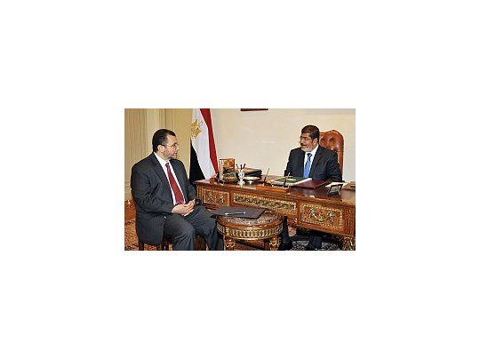 Qandil junto al presidente Mursi.
