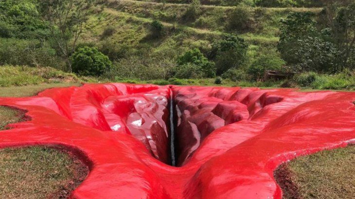 La escultura mide 33 metros