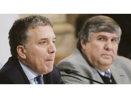 Senado. Nicolás Dujovne y José Mayans, ayer durante el informe ante la Bicameral del Senado.